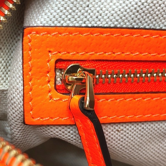 GUCCI Authentic Black Leather Shoulder Bag - Picture 14 of 15